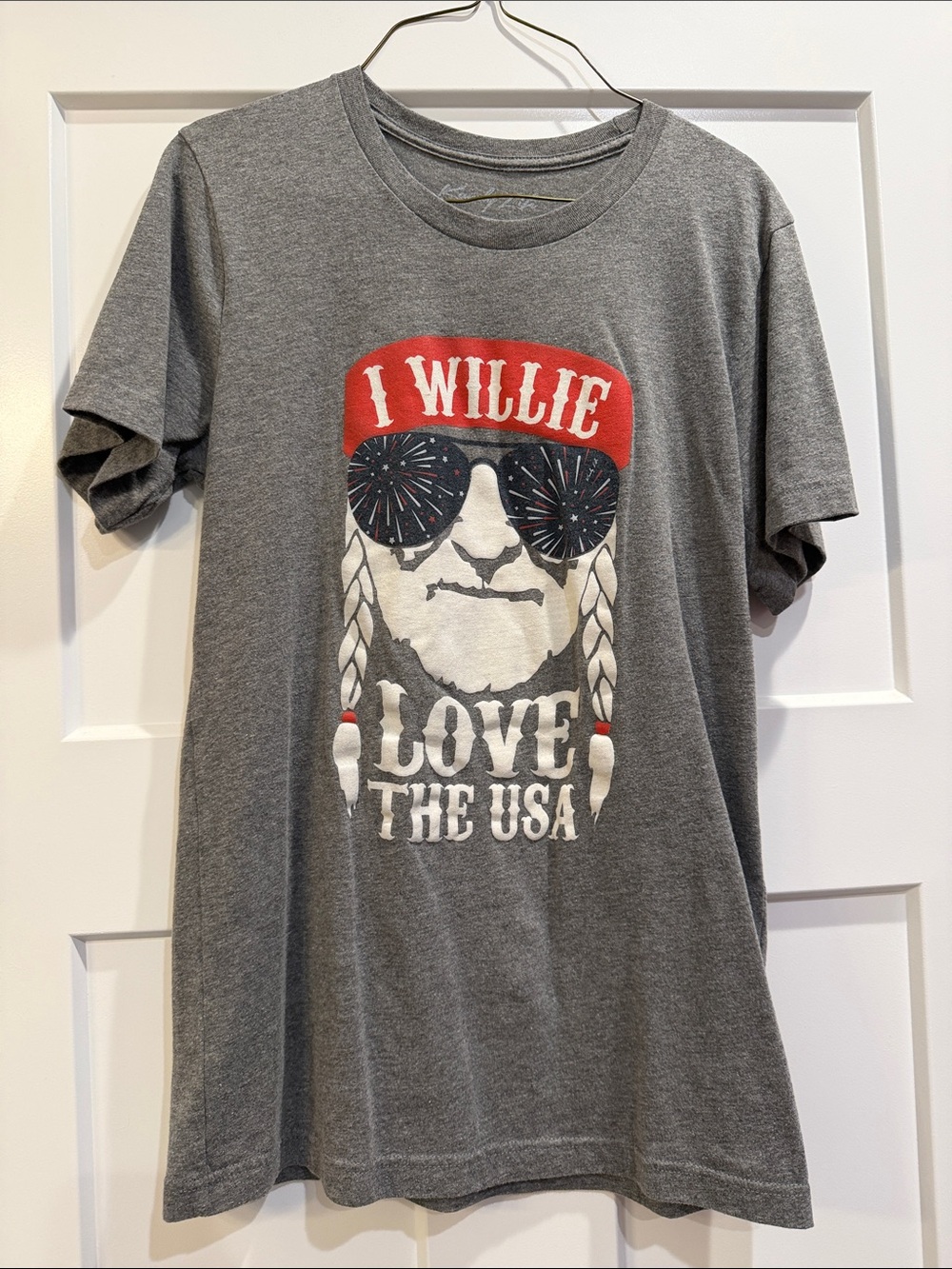 I Willie Love The USA Graphic T-Shirt Gray Patriotic Willie Nelson Small Juniors